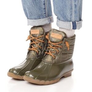 Sperry Saltwater Shiny Quilted Waterproof Rubber Duck Boot in Olive Sz 8M